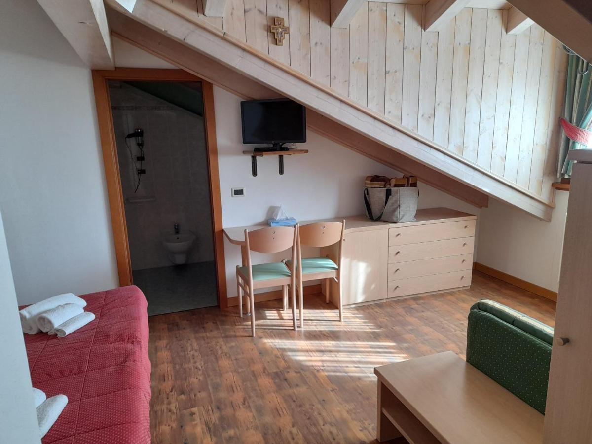 Hotel Garni B&B Maffei Pinzolo Luaran gambar