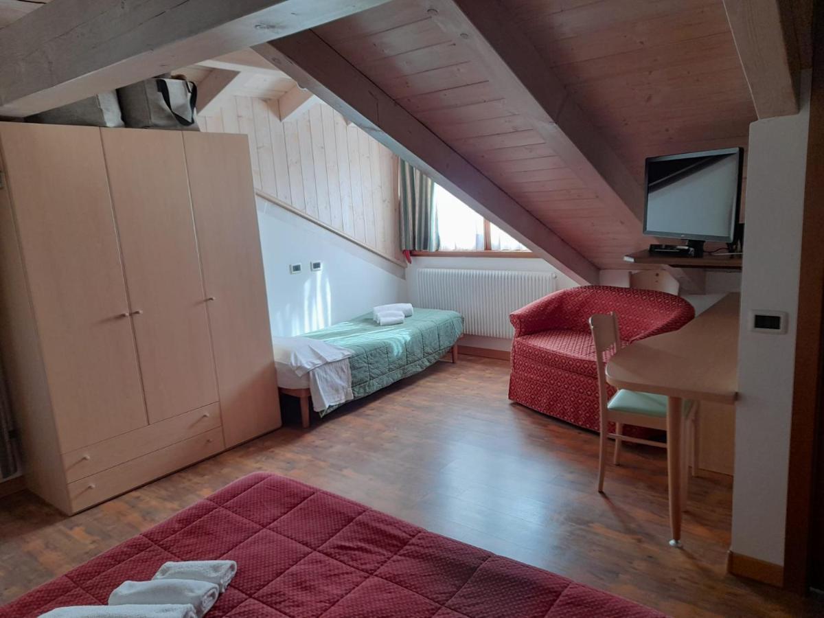 Hotel Garni B&B Maffei Pinzolo Luaran gambar