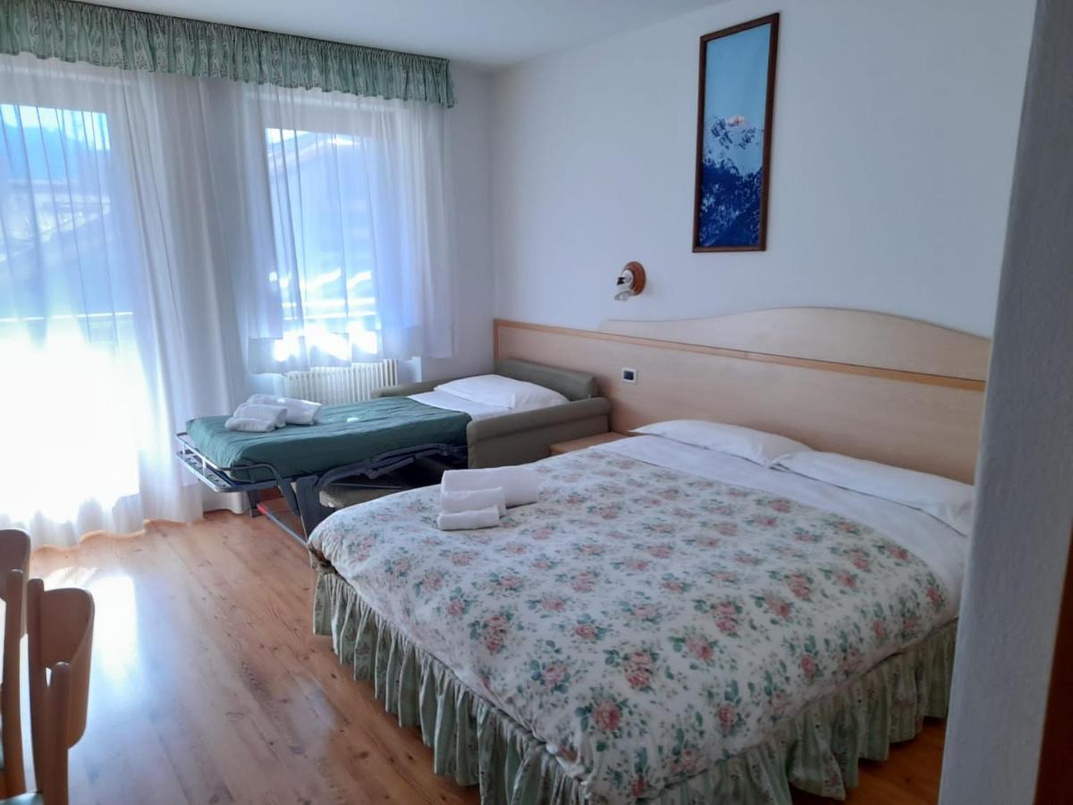 Hotel Garni B&B Maffei Pinzolo Luaran gambar