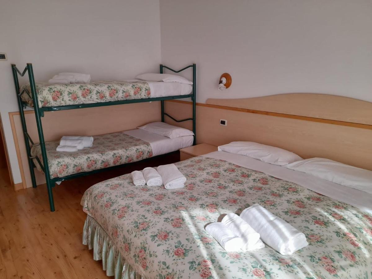Hotel Garni B&B Maffei Pinzolo Luaran gambar