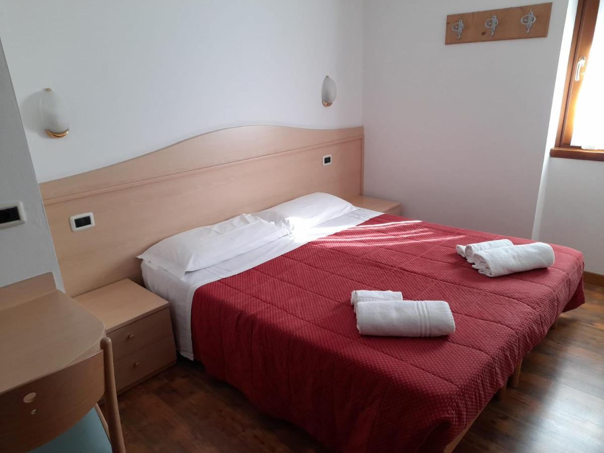 Hotel Garni B&B Maffei Pinzolo Luaran gambar