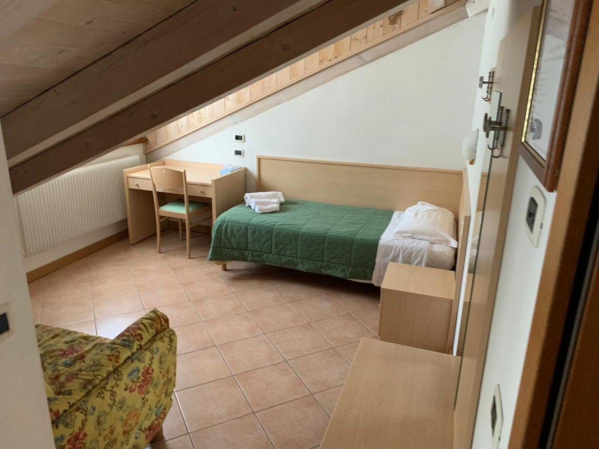 Hotel Garni B&B Maffei Pinzolo Luaran gambar